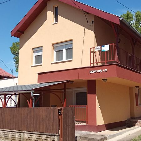 Gyoengyvirag Apartmanhaz Hajdúszoboszló Exteriér fotografie